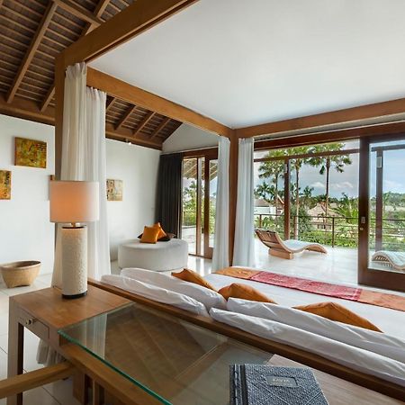 Villa Kavya - 8-Minute Walk From Berawa Beach Canggu Dış mekan fotoğraf