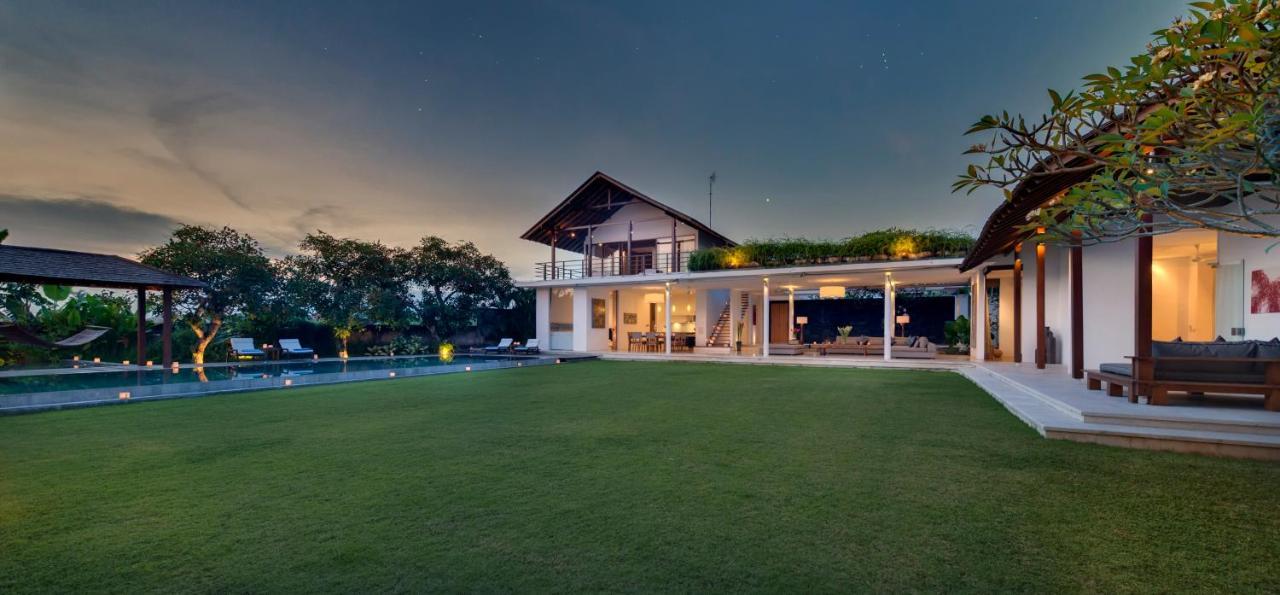 Villa Kavya - 8-Minute Walk From Berawa Beach Canggu Dış mekan fotoğraf