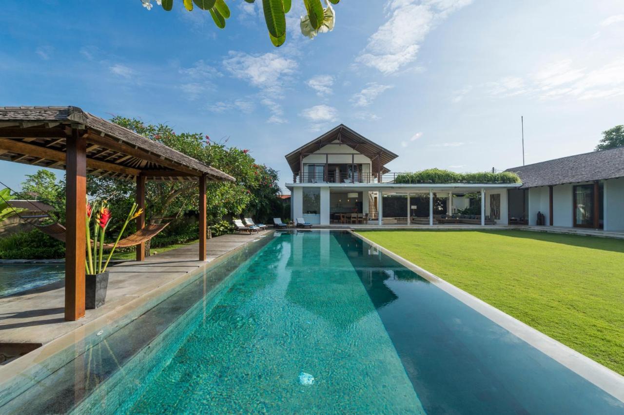 Villa Kavya - 8-Minute Walk From Berawa Beach Canggu Dış mekan fotoğraf